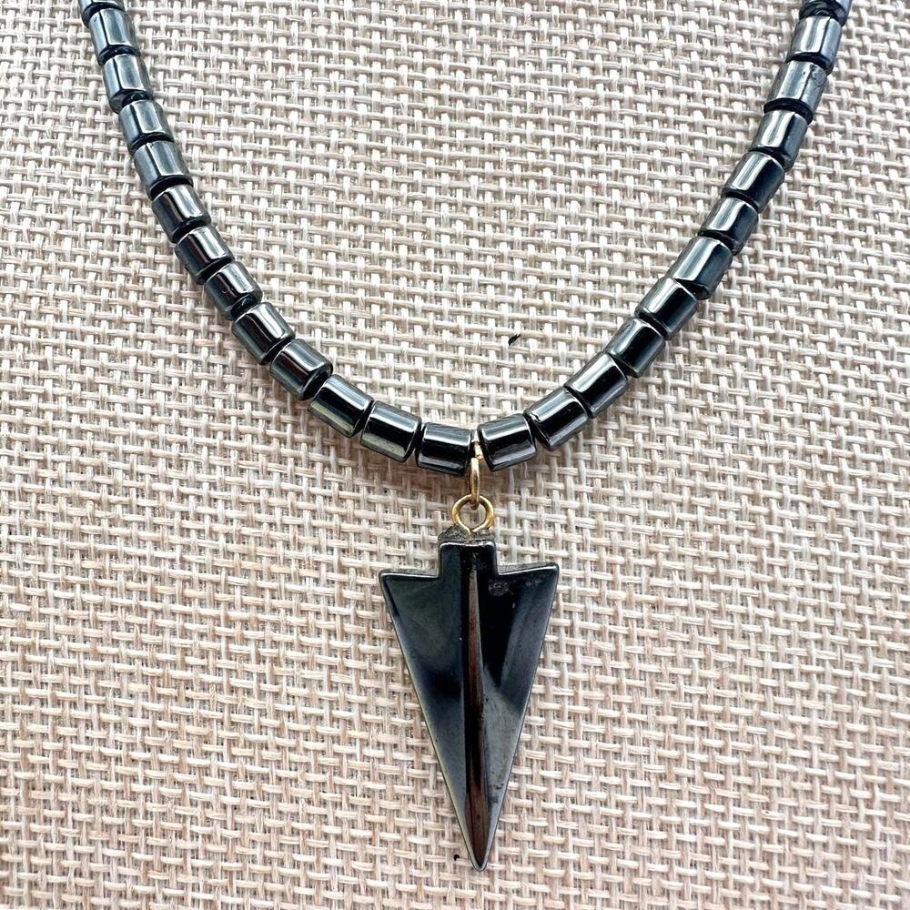 Vintage Metallic Black Beaded Strand Necklace Arrowhead Arrow Pendant Minimalist
